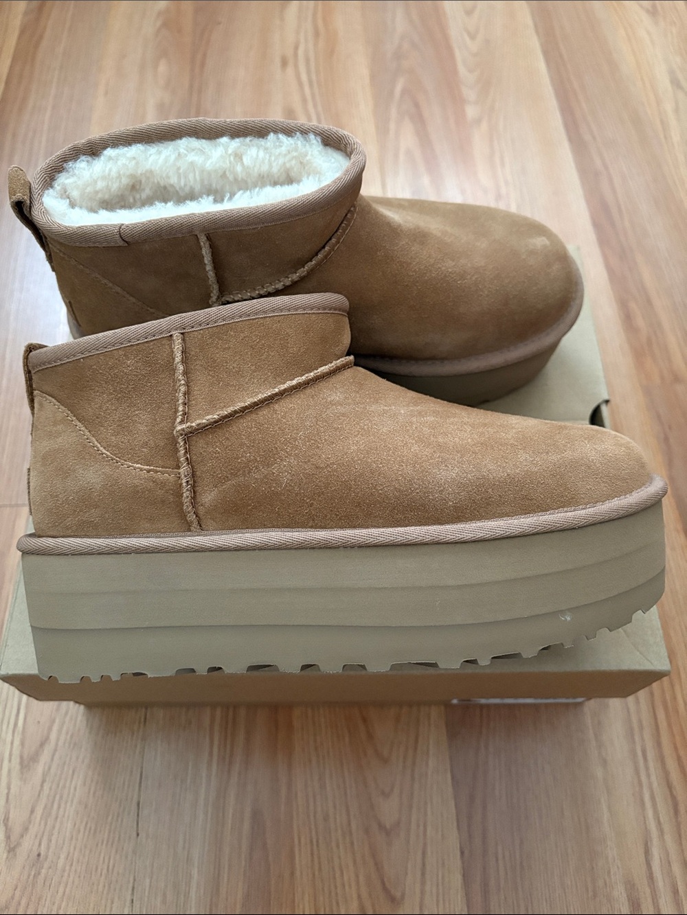 UGG Classic Ultra Mini Platform Boots